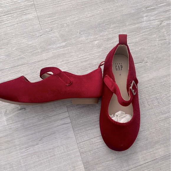 Baby Gap NEW Red Velvet Mary Jane Dress Shoes - Picture 2 of 3